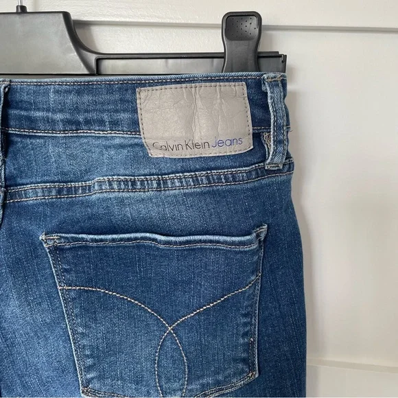 Calvin Klein Women's Dark Blue Cropped Jeans - Picture 8 of 8